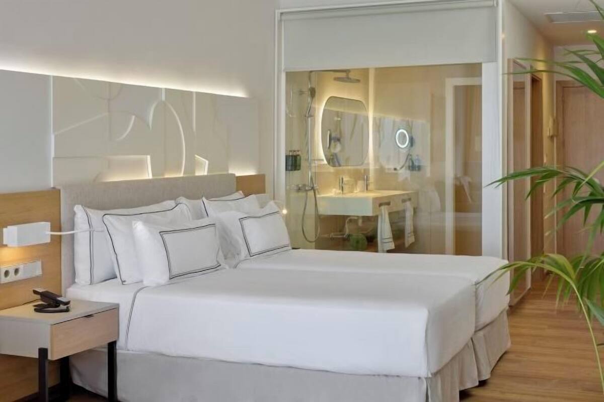 Ropa de cama de alta calidad, cubrecamas, wifi gratis y ropa de cama 