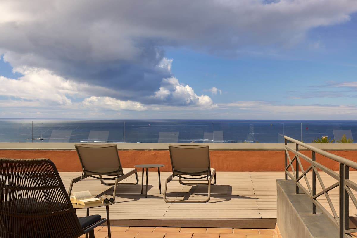 Beach/ocean view