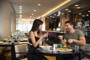 Daily buffet breakfast for a fee - Towers Rotana (Dubai)