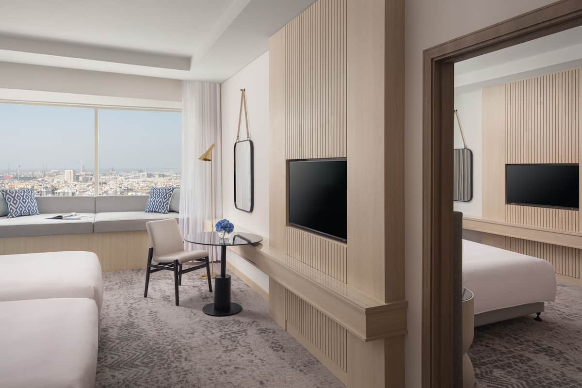Suite, 3 camere da letto, camere comunicanti | 1 camera, minibar, cassaforte in camera, una scrivania