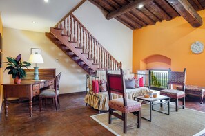 Familierom | 1 soverom, sengetøy av topp kvalitet, minibar og safe på rommet