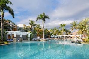 2 outdoor pools, pool umbrellas, pool loungers