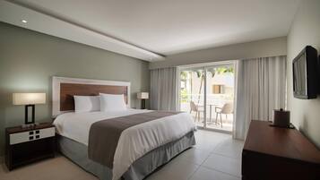 Chambre, 1 trĂšs grand lit, balcon, vue jardin (Adults Only) | Minibar, coffres-forts dans les chambres, bureau, rideaux occultants