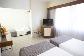Superior Room | 1 bedroom, in-room safe, desk, blackout drapes
