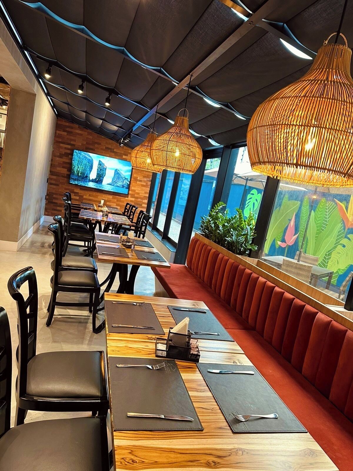 Café da manhã com buffet diário (BRL 50 por pessoa) 