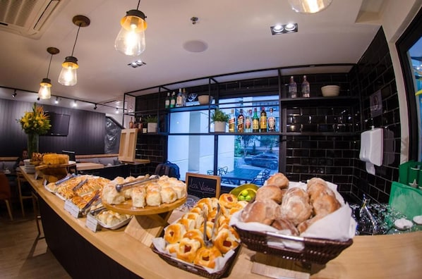 Tägliches inbegriffenes Frühstücksbuffet