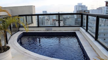 Kolam renang outdoor