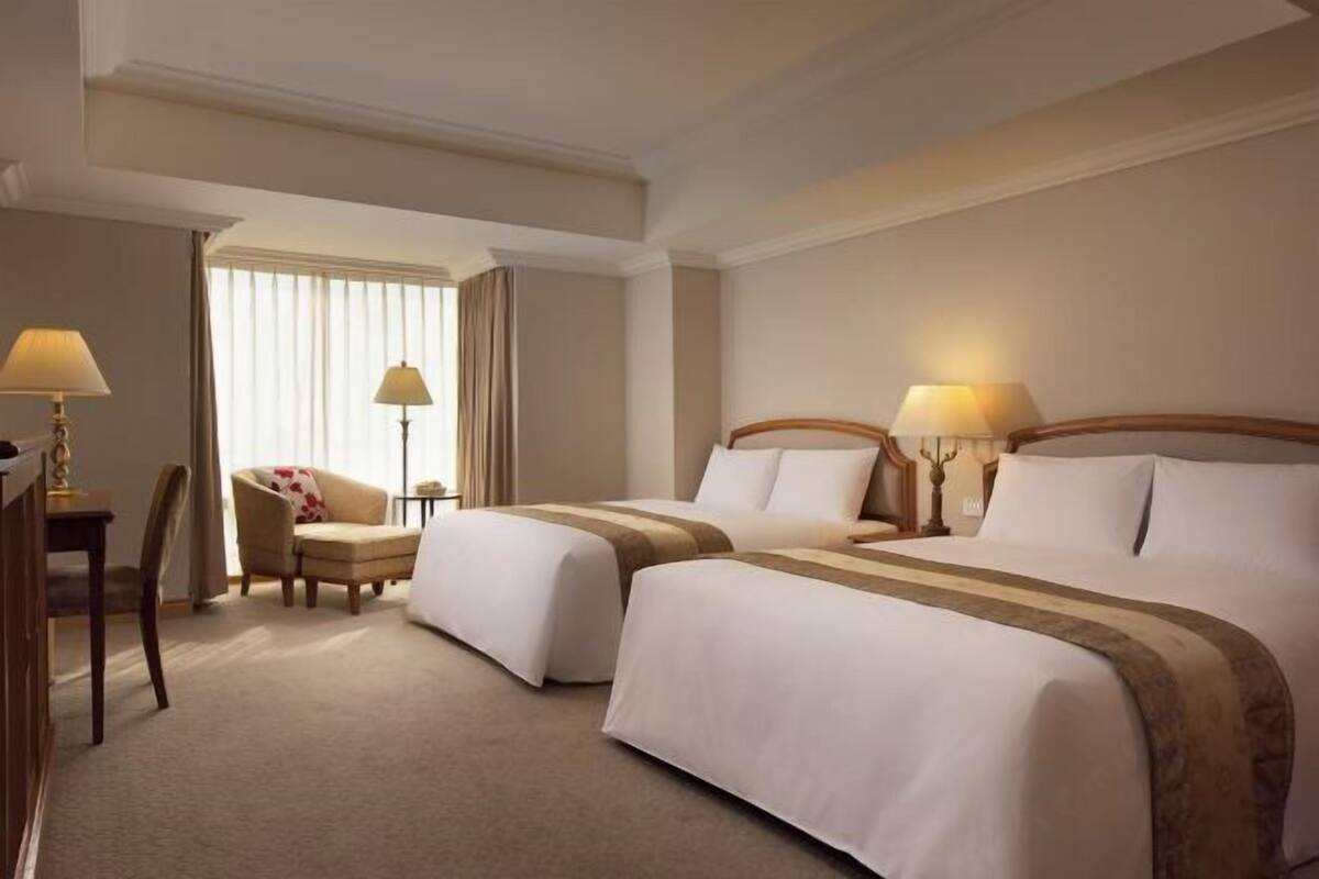 Down duvets, minibar, desk, free WiFi