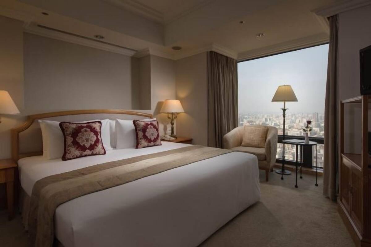 Down duvets, minibar, desk, free WiFi