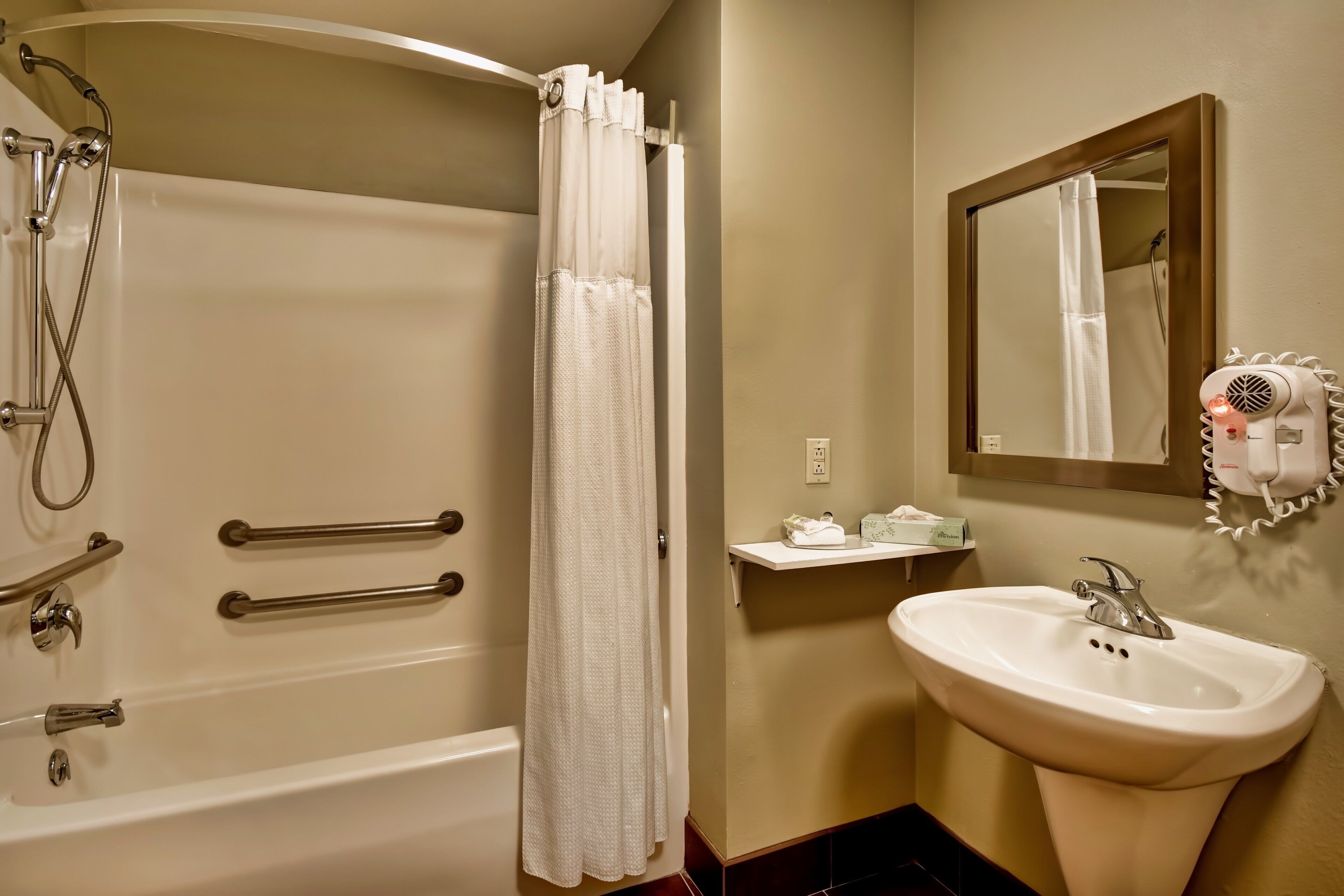 suite, 1 bedroom, accessible, kitchen (communication, accessible tub) | bathroom | combined shower/bathtub, hair dryer, towels