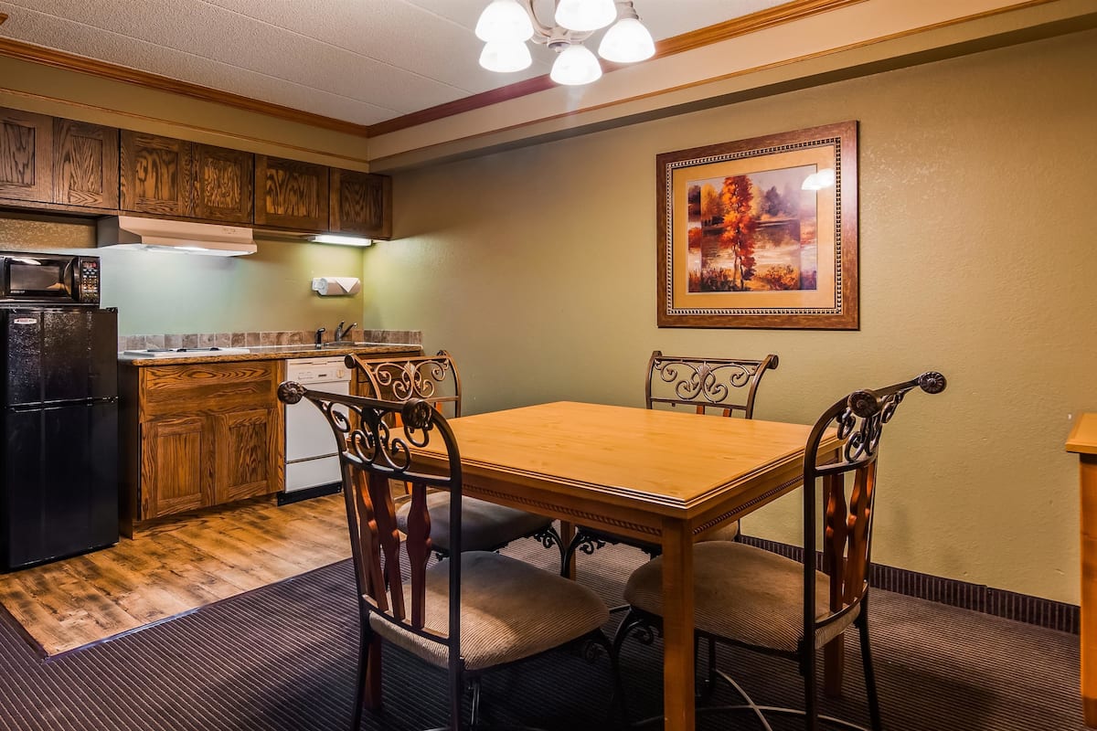 suite, 1 king bed with sofa bed, non smoking, kitchenette (with sofabed) | in-room safe, blackout curtains, soundproofing, iron/ironing board