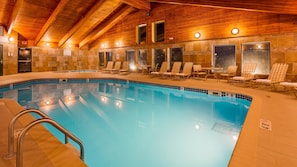 Indoor pool, sun loungers
