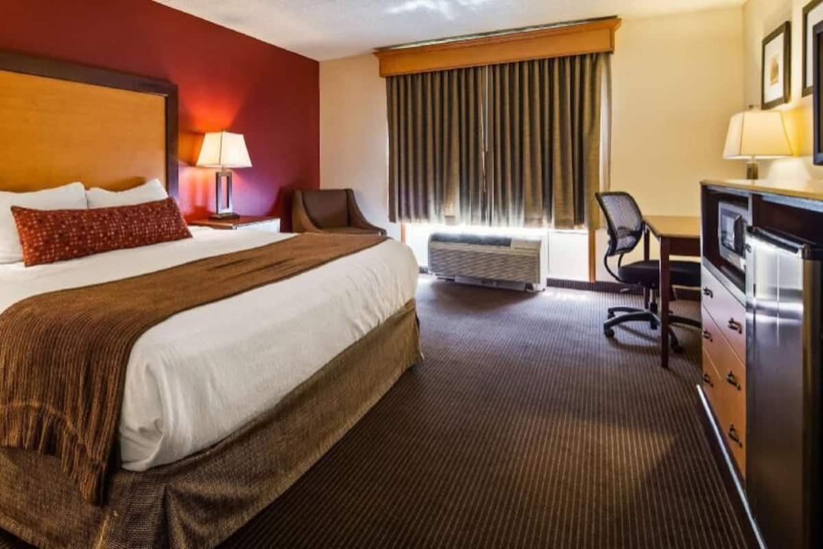 Caja de seguridad en la habitación, cortinas blackout y insonorización