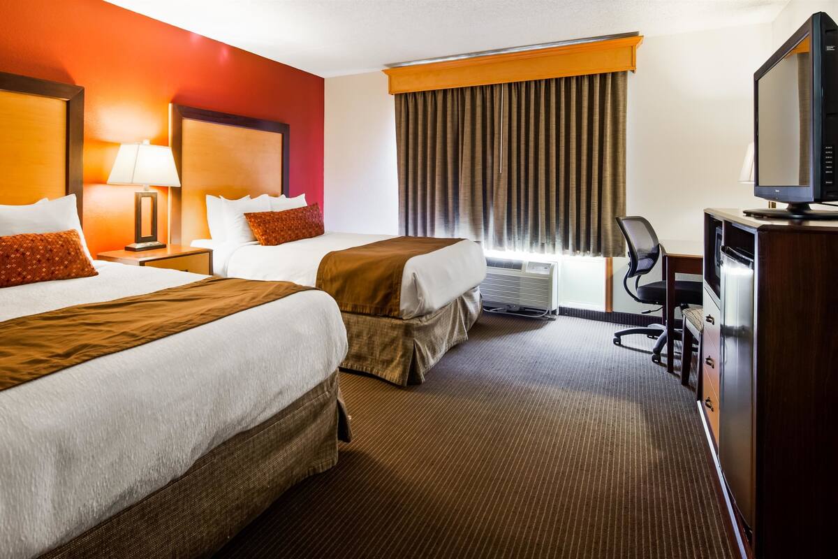 in-room safe, blackout curtains, soundproofing, iron/ironing board