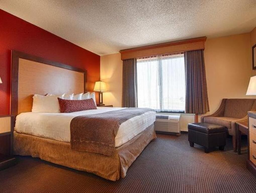 Caja de seguridad en la habitación, cortinas blackout y insonorización 