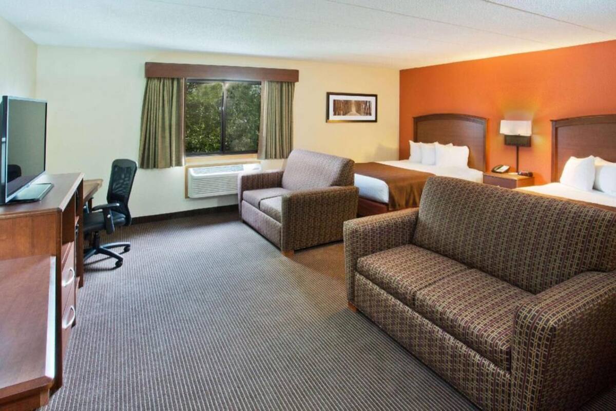 Individually furnished, desk, laptop workspace, blackout curtains