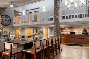Lobby - AmericInn by Wyndham Grand Forks (Grand Forks)