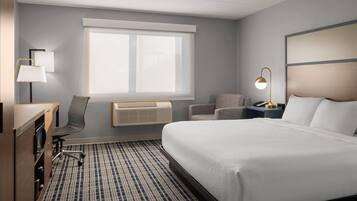 Room, 1 King Bed, Mobility Accessible, Non Smoking (Mobility, Bathtub W/grab Bars)