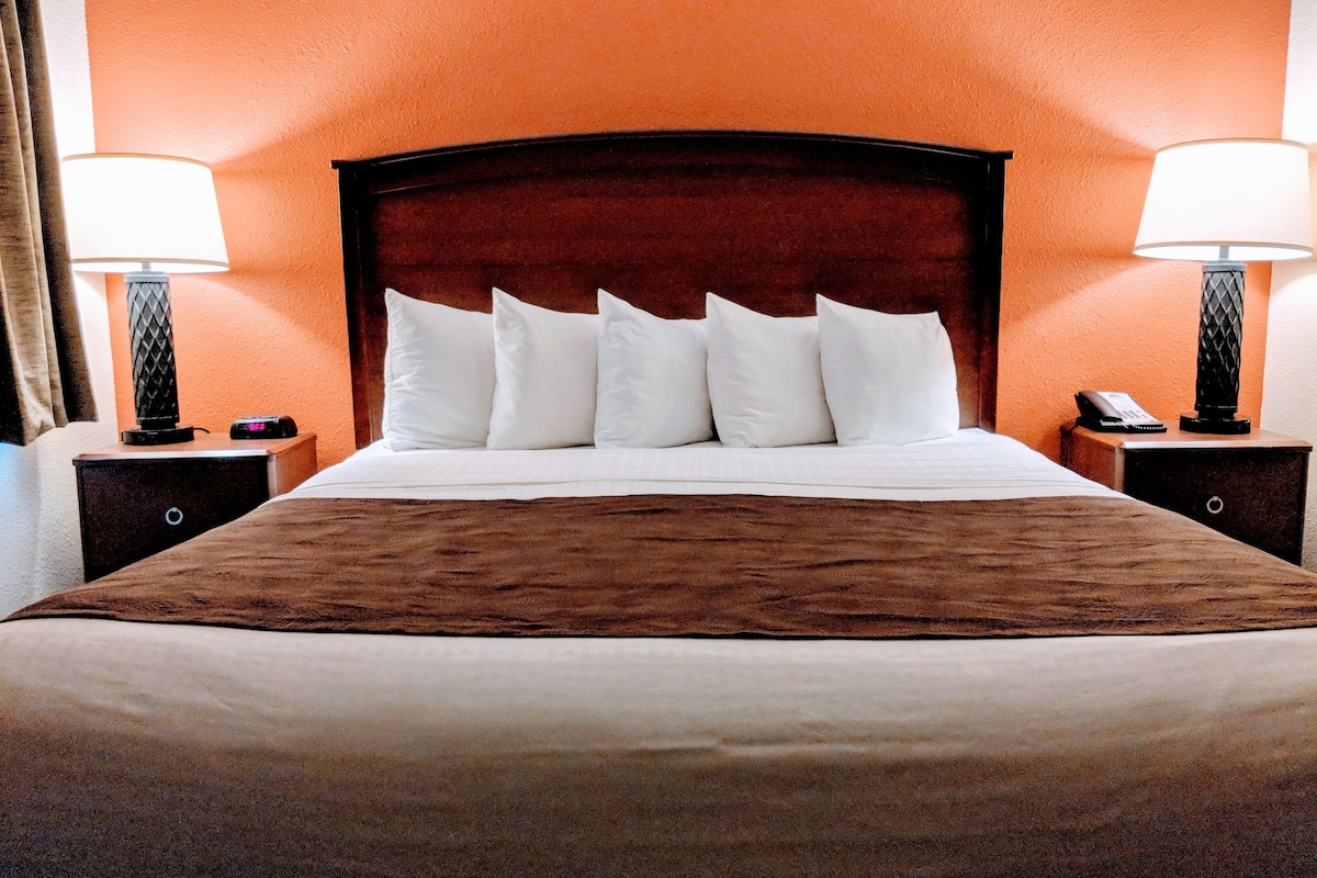 individually furnished, desk, laptop workspace, blackout curtains