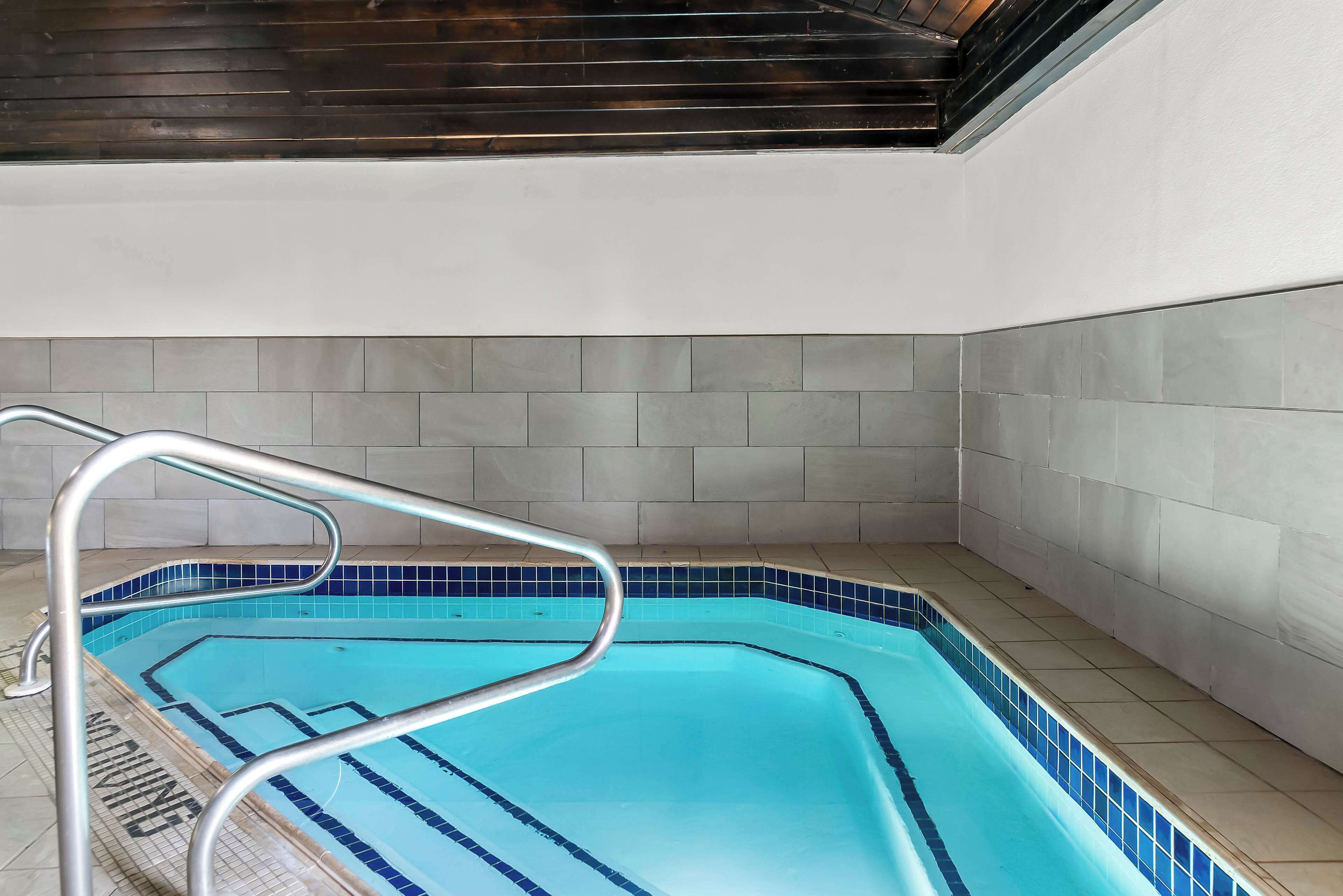 indoor pool, pool loungers