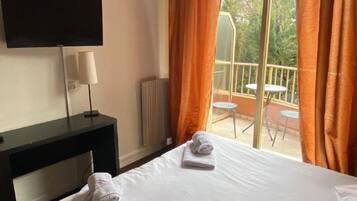 ห้องสแตนดาร์ด, เตียงใหญ่ 1 เตียง | ตู้นิรภัยในห้องพัก, ห้องเก็บเสียง, Wi-Fi ฟรี, ทางสำหรับรถเข็น