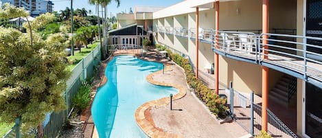 2 outdoor pools, sun loungers