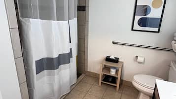 Room, 2 Queen Beds (Mobility/Hearing Access, Roll-in Shwr) | Bathroom | Combined shower/tub, free toiletries, hair dryer, towels