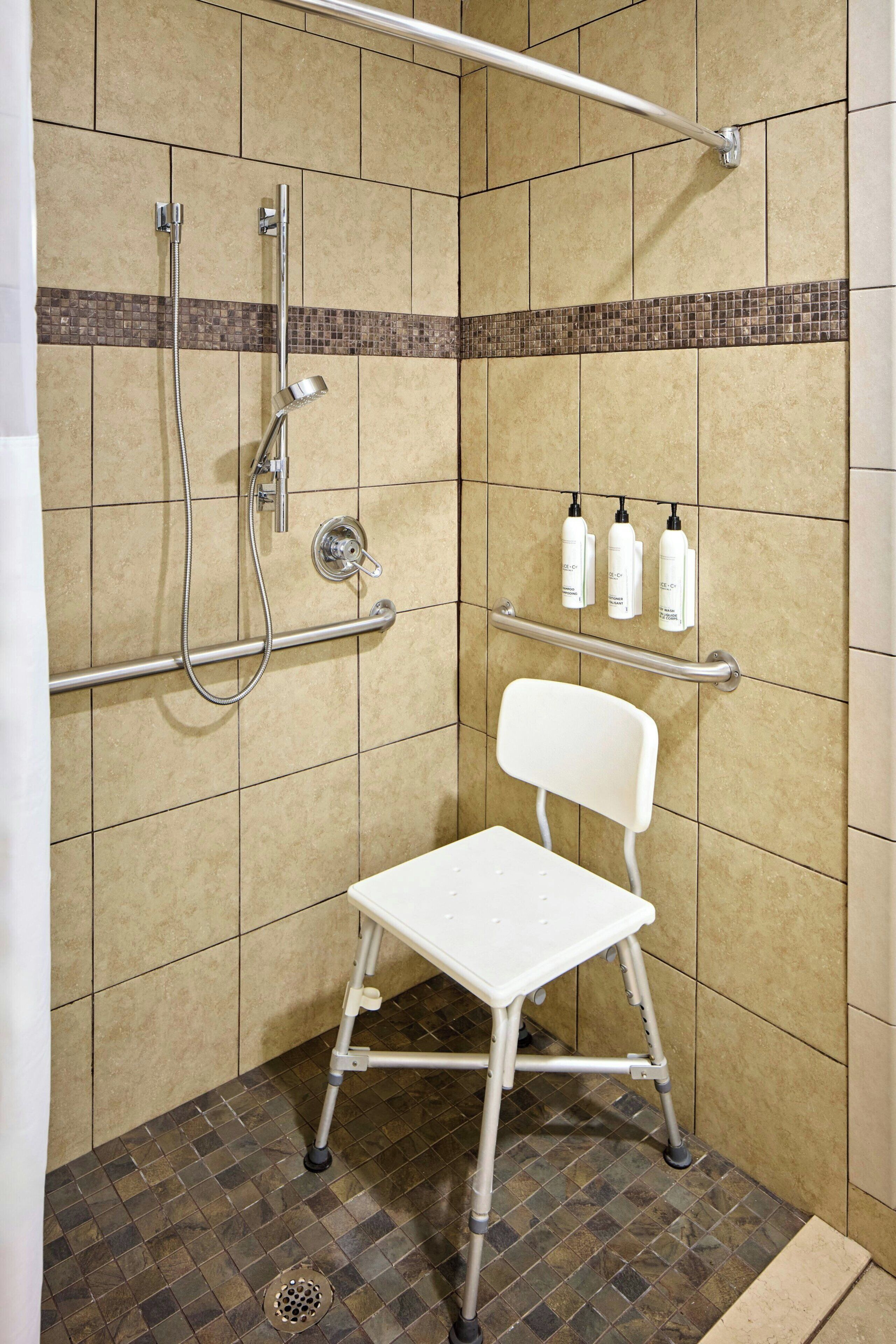 Room, 2 Queen Beds (Mobility/Hearing Access, Roll-in Shwr) | Bathroom | Combined shower/tub, free toiletries, hair dryer, towels