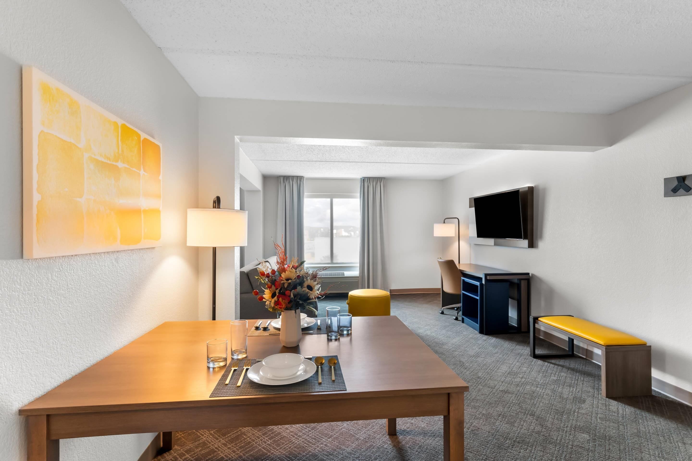 办公桌、遮光窗帘、熨斗/熨衣板、免费 WiFi