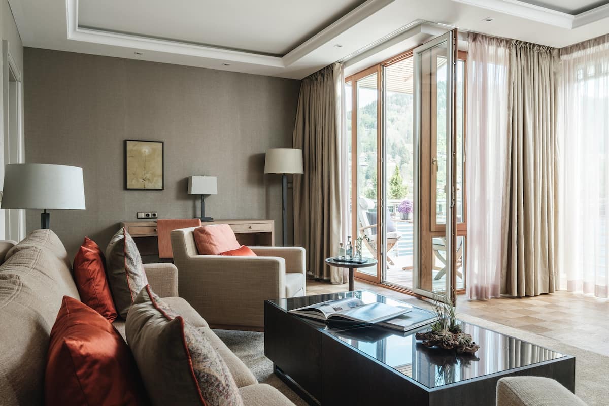 Habitación | Ropa de cama hipoalergénica y artículos del minibar gratis
