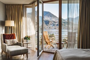 Habitación doble Deluxe, vista al lago (Elegant Nature) | Ropa de cama hipoalergénica y artículos del minibar gratis 