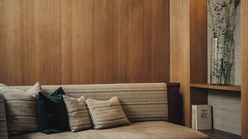 Ropa de cama hipoalergénica y artículos del minibar gratis