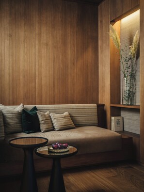 Bộ đồ giường kháng dị ứng, minibar với thức uống miễn phí 