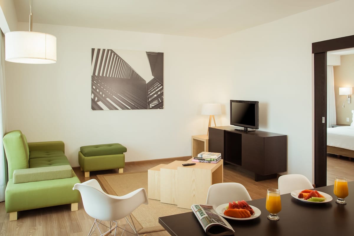 Desk, blackout drapes, iron/ironing board, free WiFi