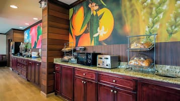 包含每日自助早餐