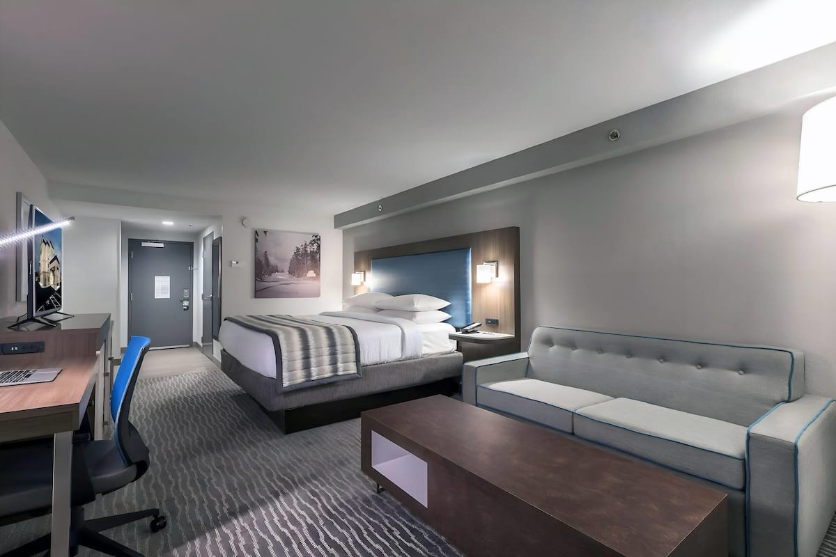 Studio Suite, 1 King Bed, Non Smoking