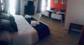 1 bedroom, in-room safe, desk, free WiFi