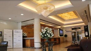 Quầy tiếp tân