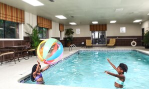 Piscine intérieure