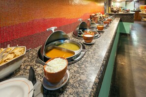 Daily buffet breakfast (MXN 300 per person)