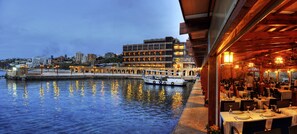 3 restaurants, spécialités Cuisine à base de fruits de mer