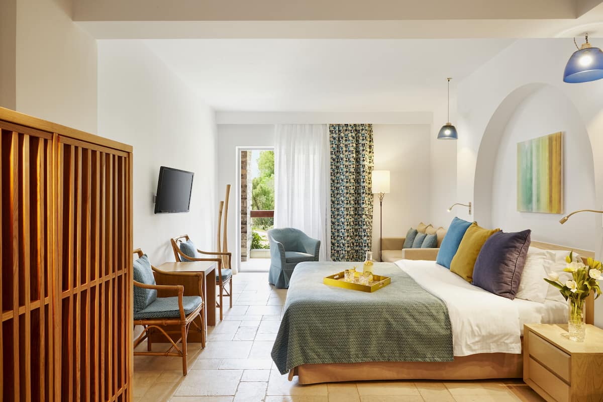 Junior Suite, Sea View | 1 bedroom, premium bedding, minibar, in-room safe
