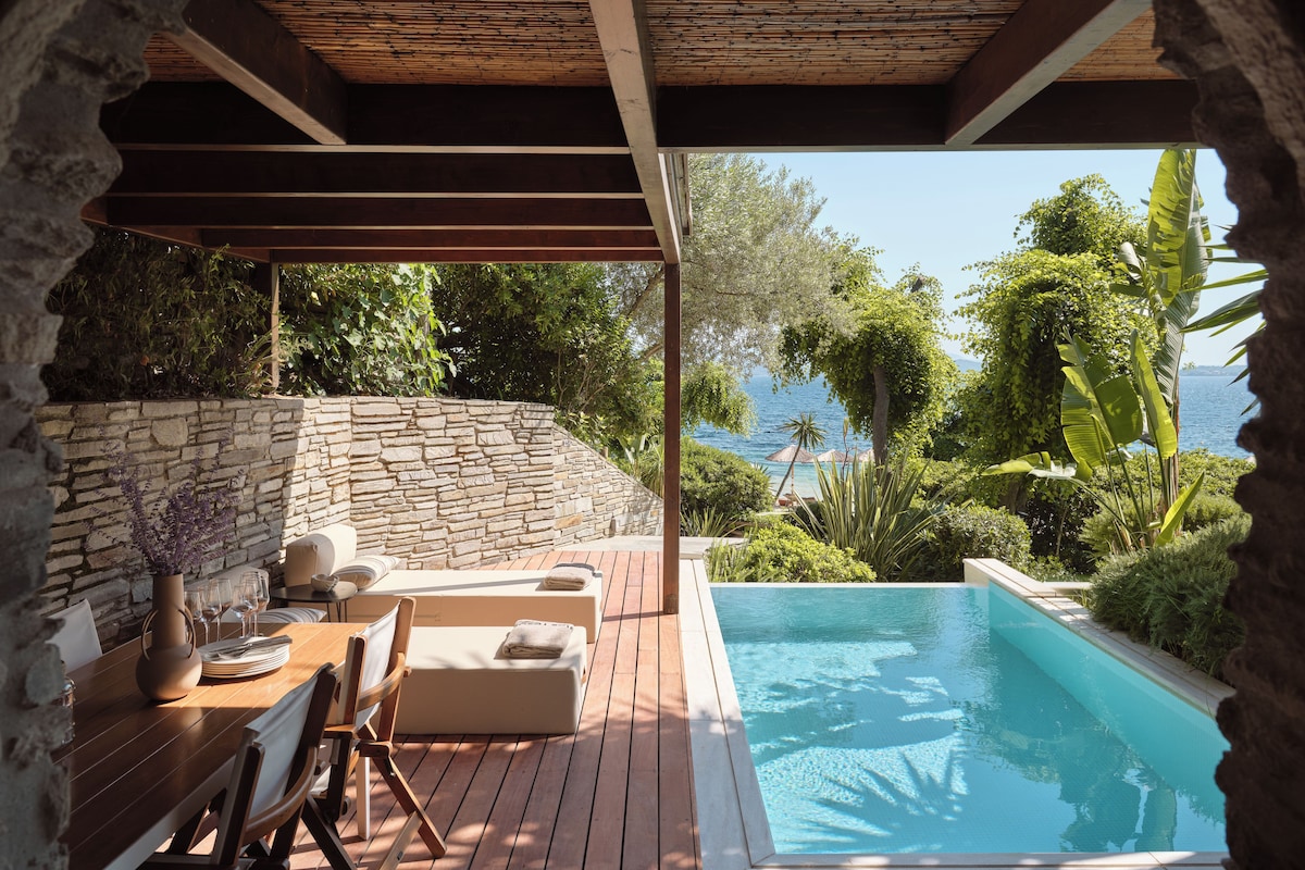 Private pool