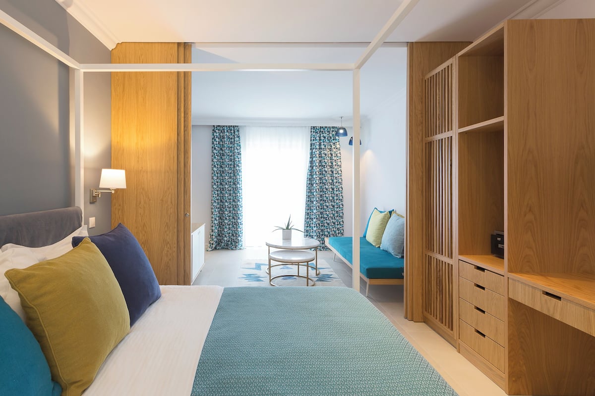 Suite, 2 Bedrooms, Sea View | 1 bedroom, premium bedding, minibar, in-room safe