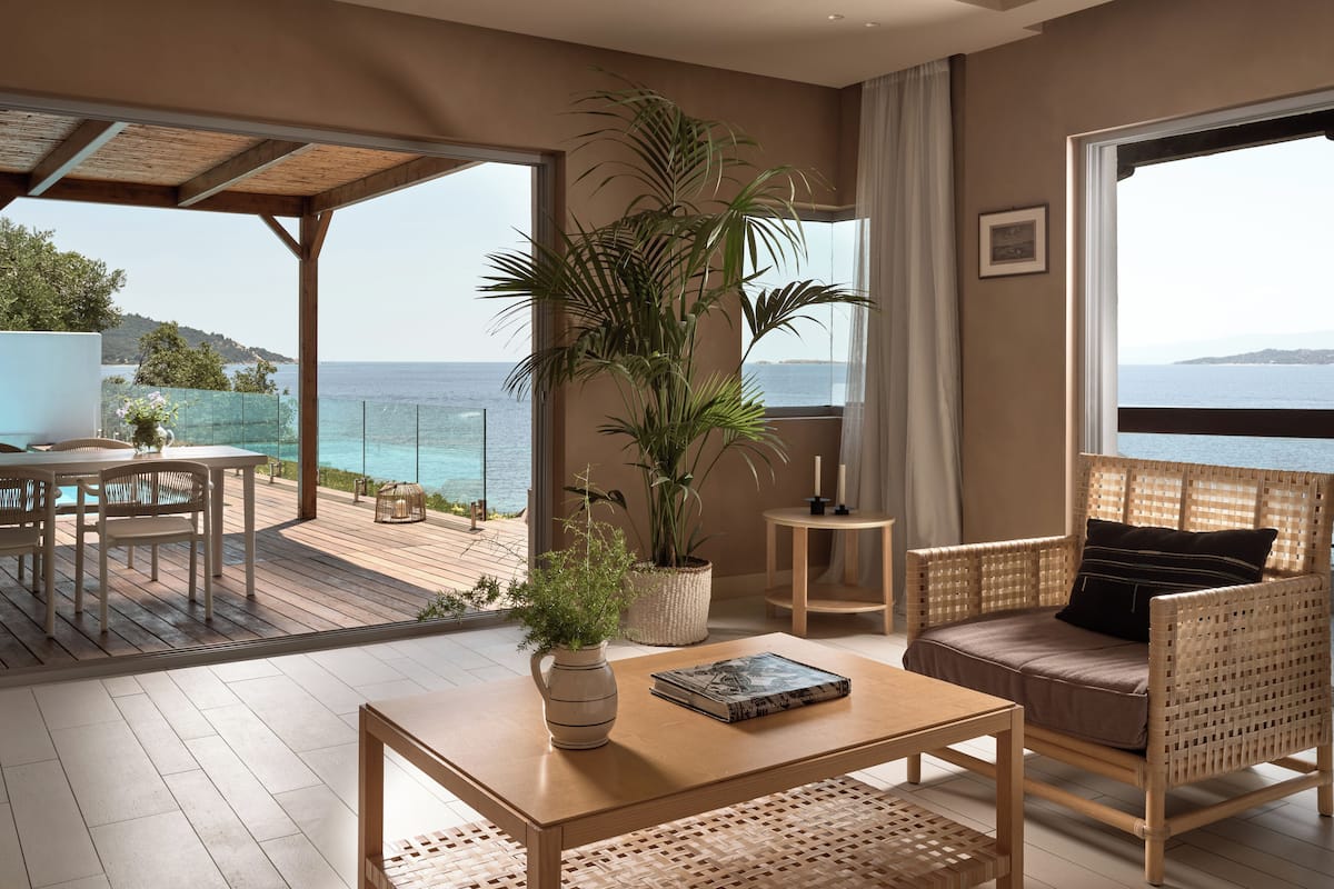 Presidential Bungalow (Maria Callas) | Premium bedding, minibar, in-room safe, desk