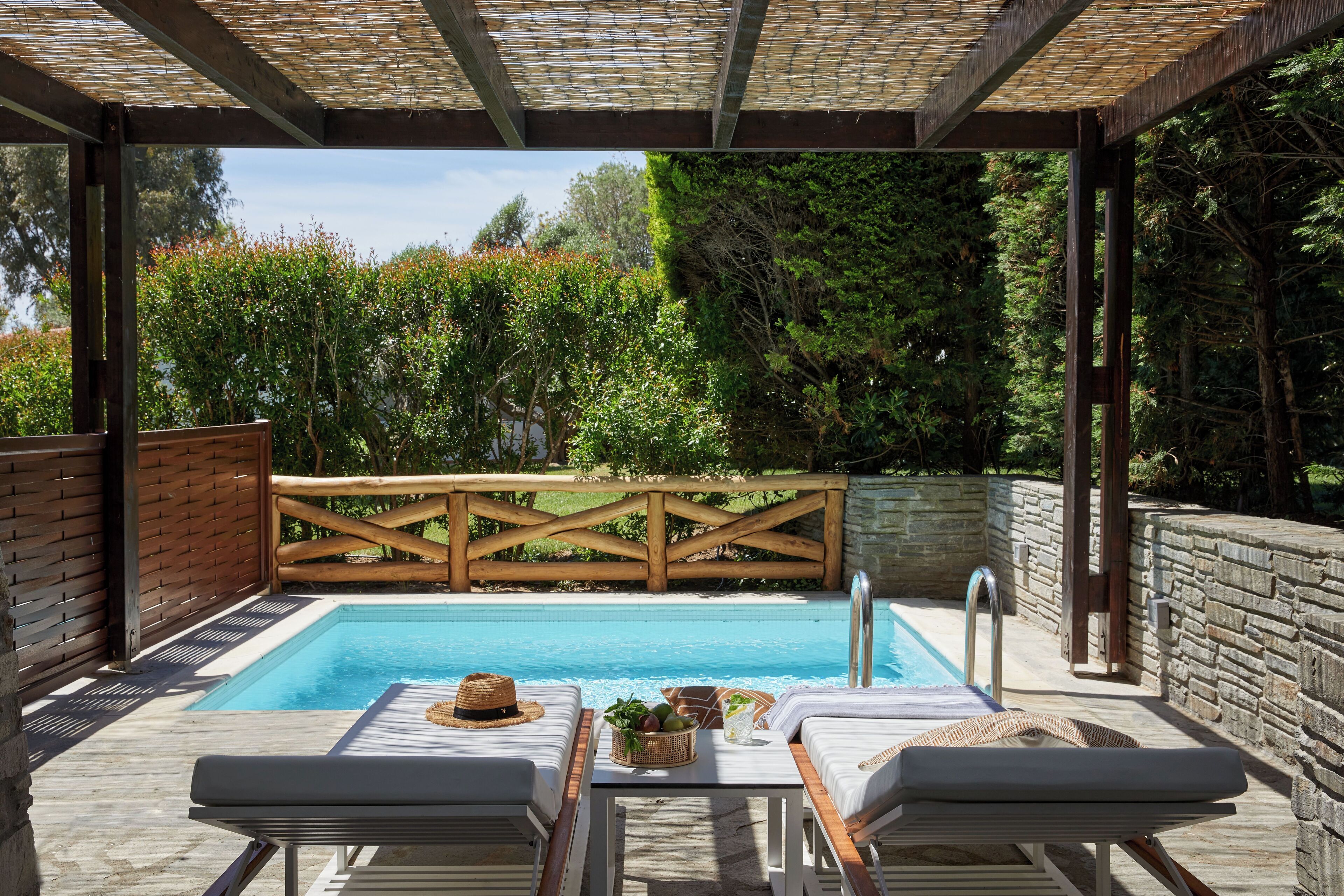 Two Bedroom Suite with Private Pool | Hochwertige Bettwaren, Minibar, Zimmersafe, individuell dekoriert