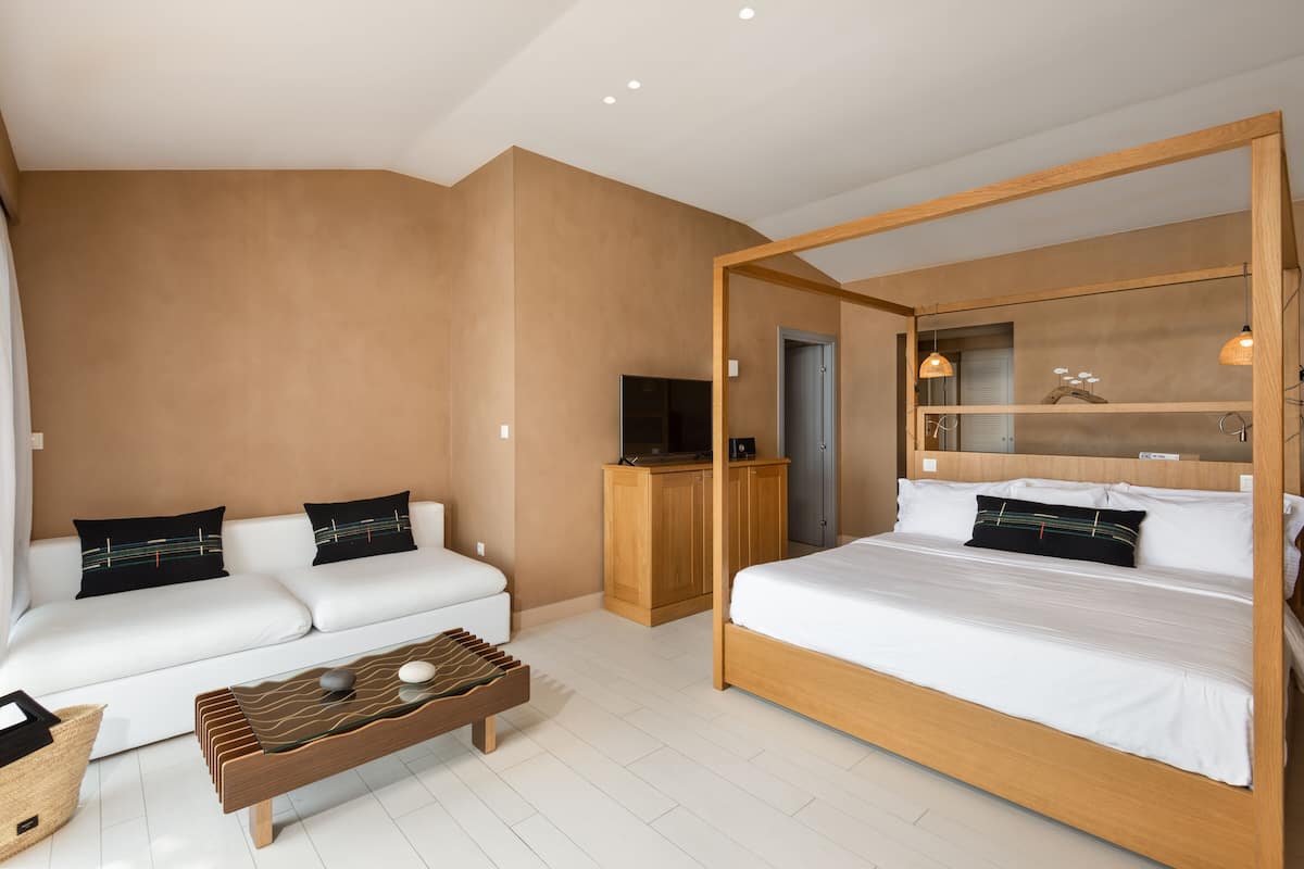 Two Bedroom Suite with Private Pool | Roupas de cama premium, frigobar, cofres nos quartos, cortinas blackout