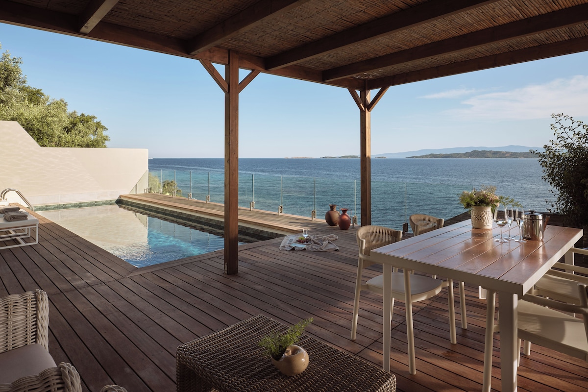 Private pool