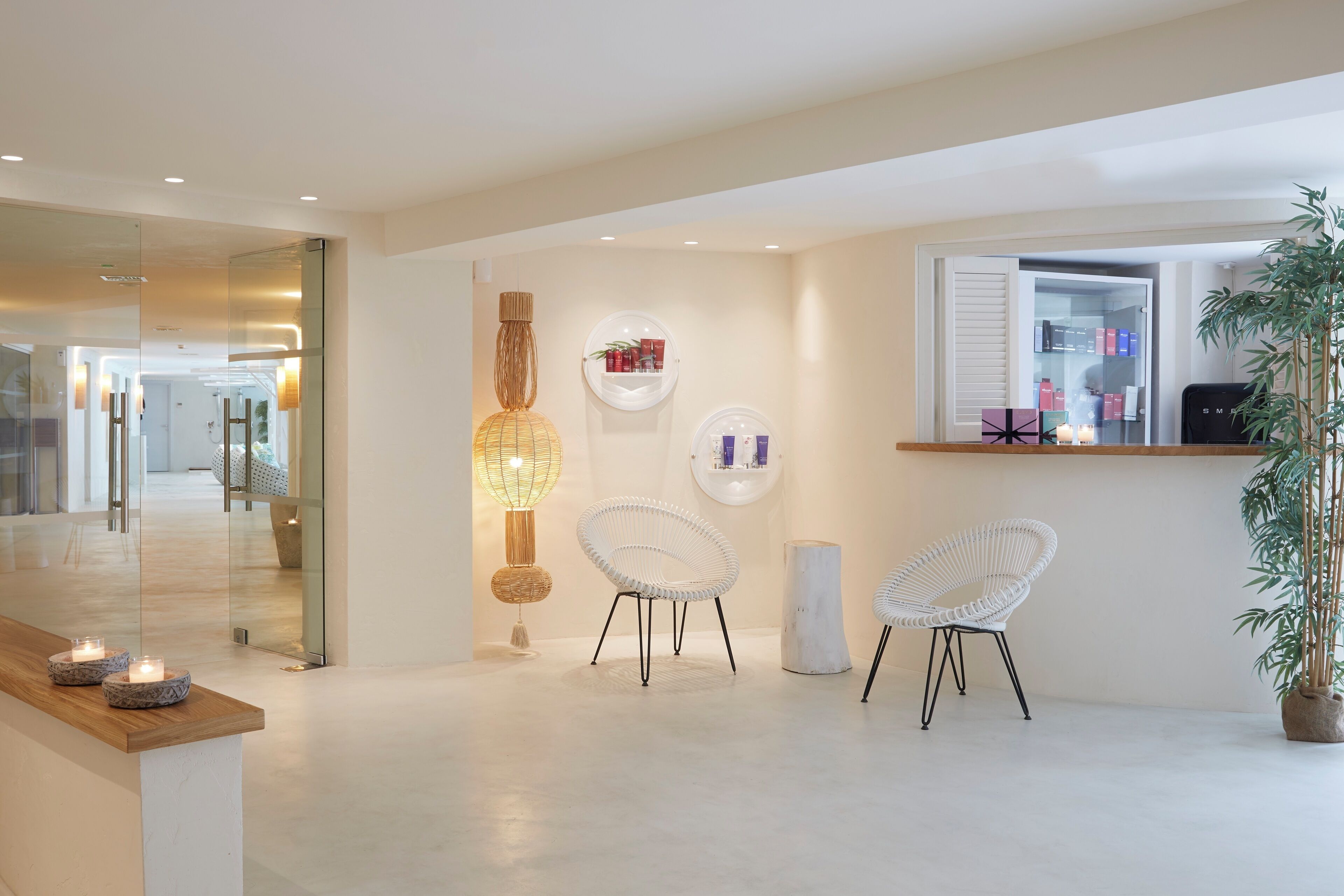 couples treatment room(s), sauna, hot tub, steam room, body treatments