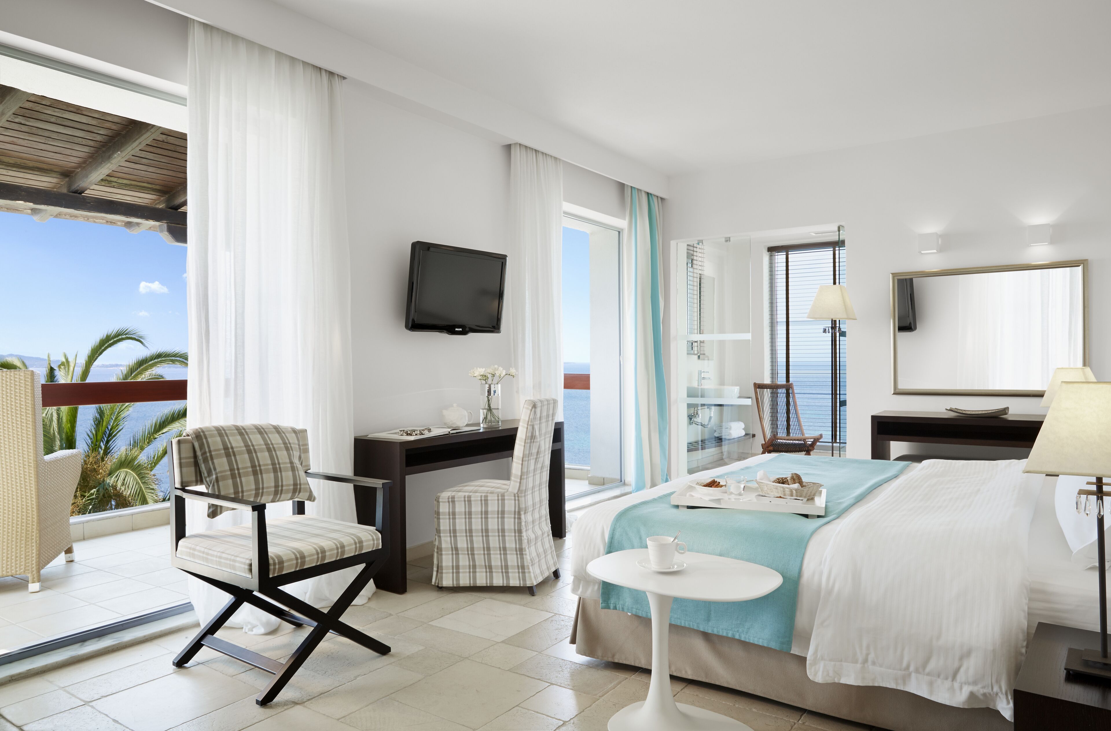 1 bedroom, premium bedding, minibar, in-room safe